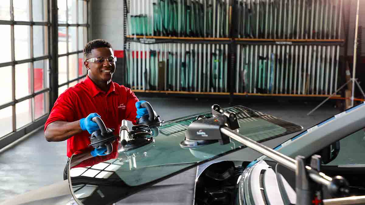 auto glass technician